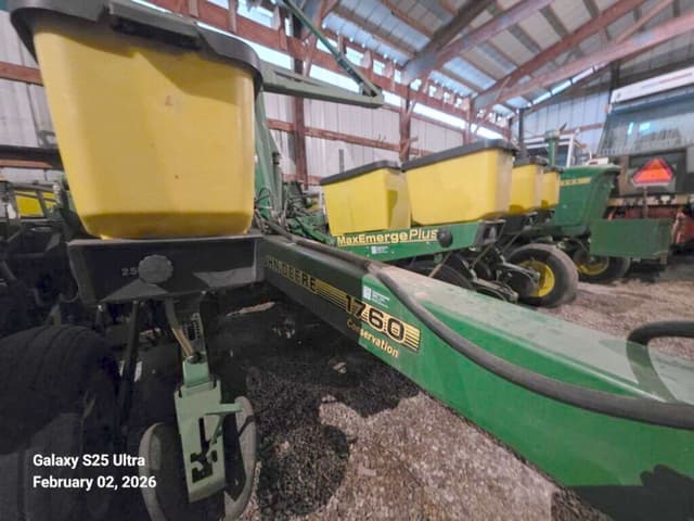 Image of John Deere 1760 equipment image 1