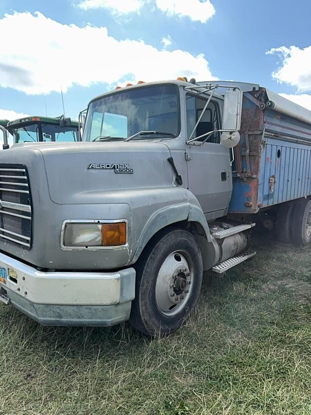 Image of Ford Aeromax L9000 equipment image 4