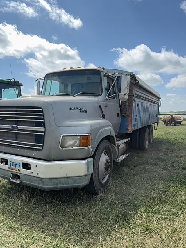 Image of Ford Aeromax L9000 equipment image 3