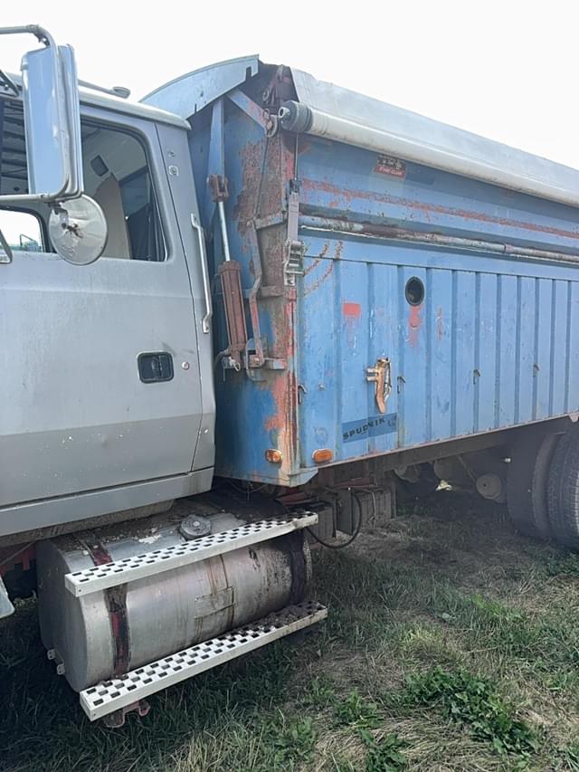 Image of Ford Aeromax L9000 equipment image 2