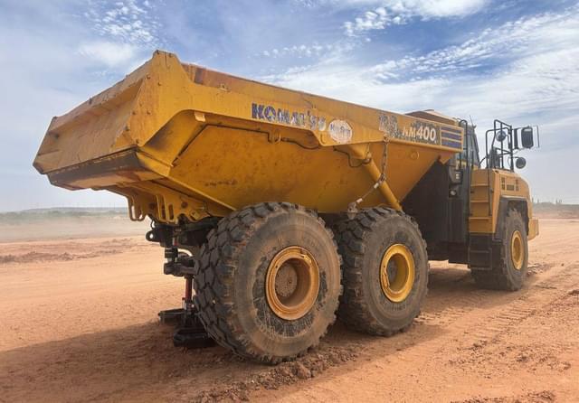 Image of Komatsu HM400-5 equipment image 2