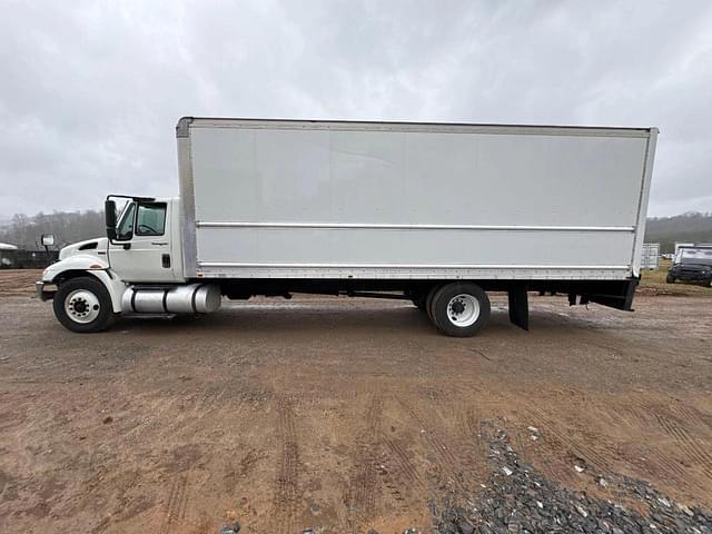 Image of International Durastar 4300 equipment image 2