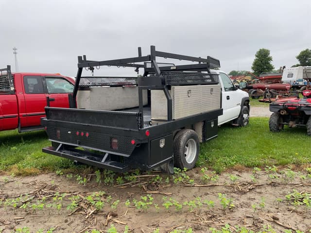 Image of GMC 3500 equipment image 2