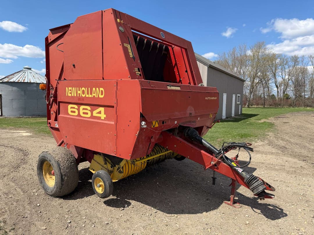 Image of New Holland 664 Primary image
