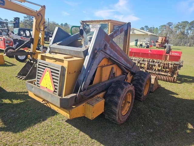 Image of New Holland L785 equipment image 3