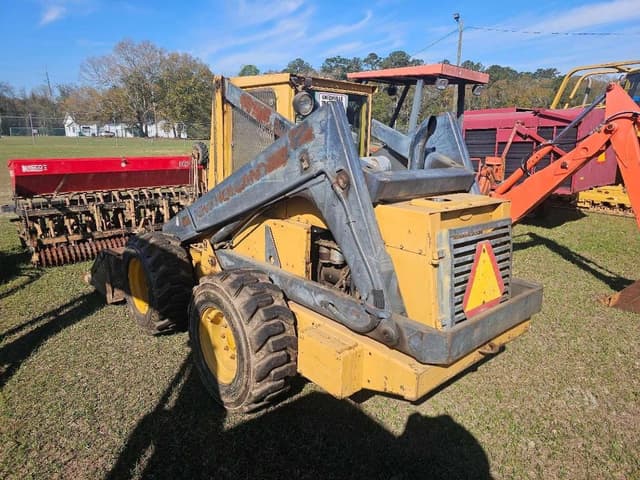 Image of New Holland L785 equipment image 2