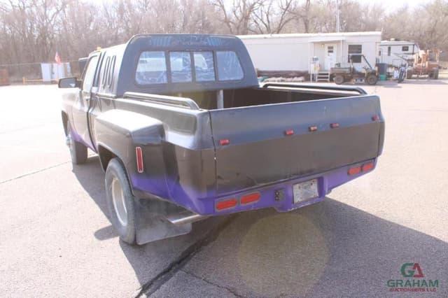 Image of GMC 3500 equipment image 3