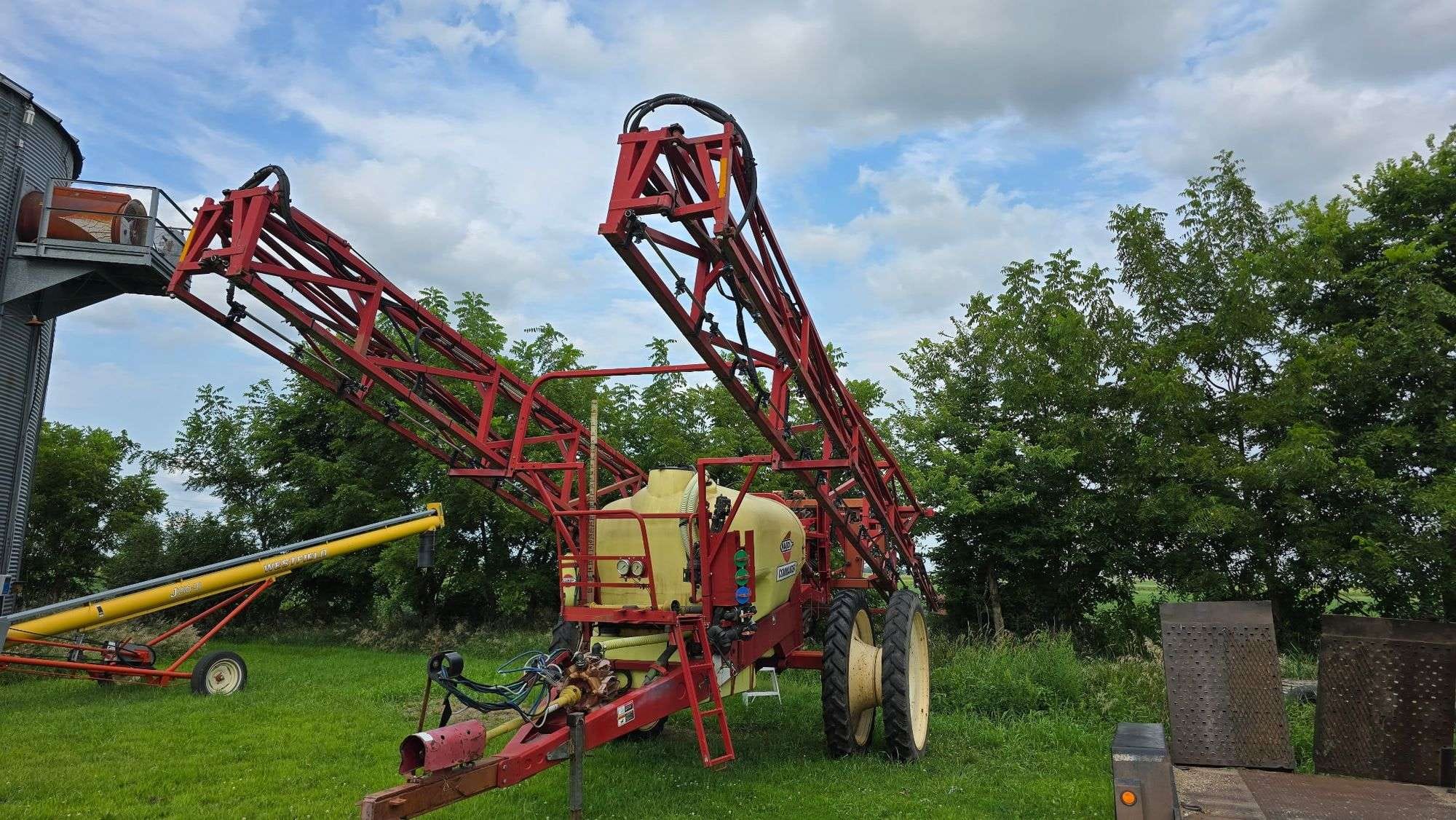 Hardi Commander 1200 Equipment Image0