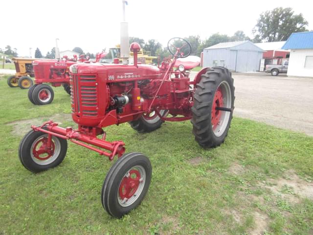 Image of Farmall 200 equipment image 2