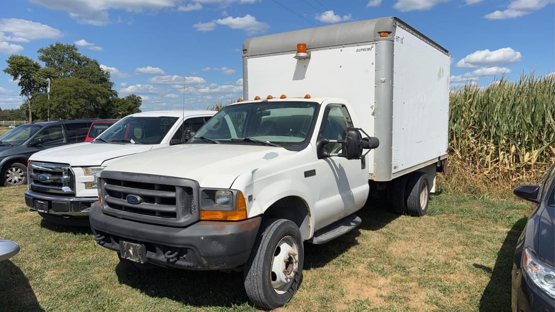 Image of Ford F-550 Primary image