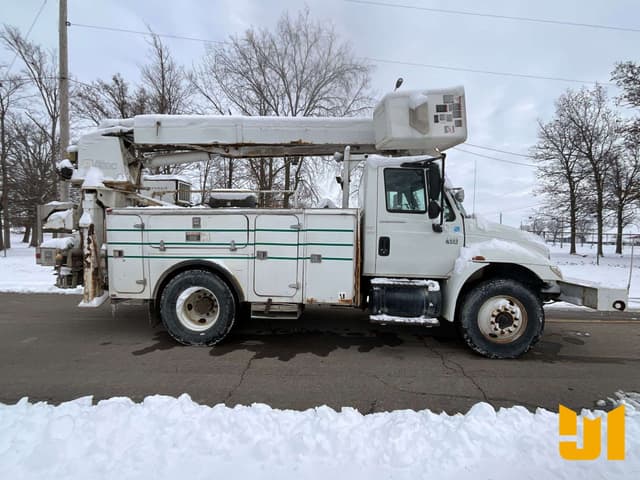 Image of International 4400 equipment image 3