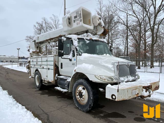 Image of International 4400 equipment image 2
