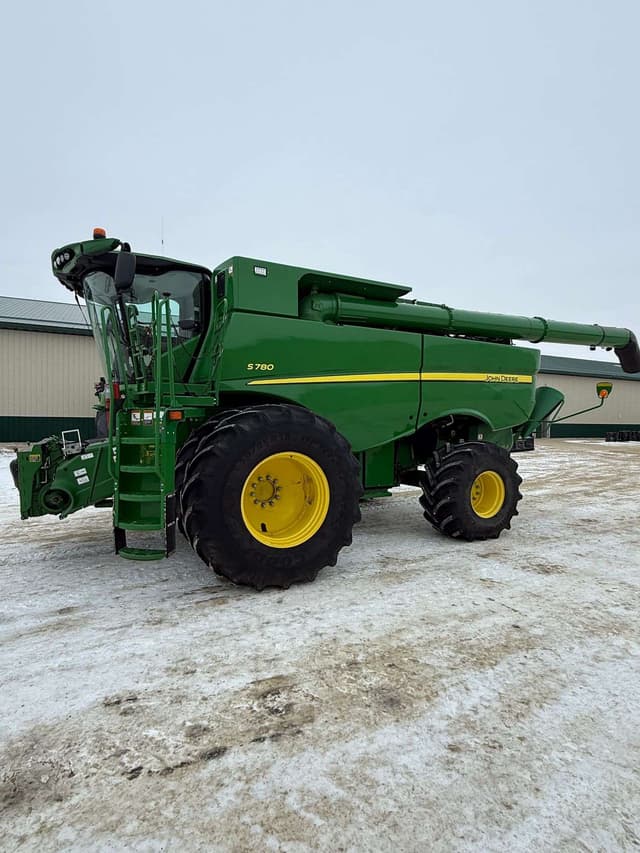 Image of John Deere S780 equipment image 2