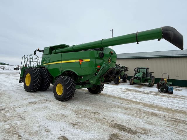 Image of John Deere S780 equipment image 4