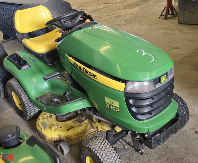 Image of John Deere X300 equipment image 2