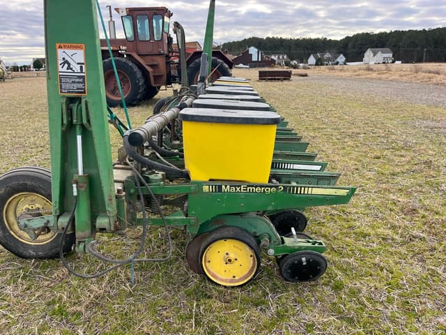 Image of John Deere 7300 equipment image 2