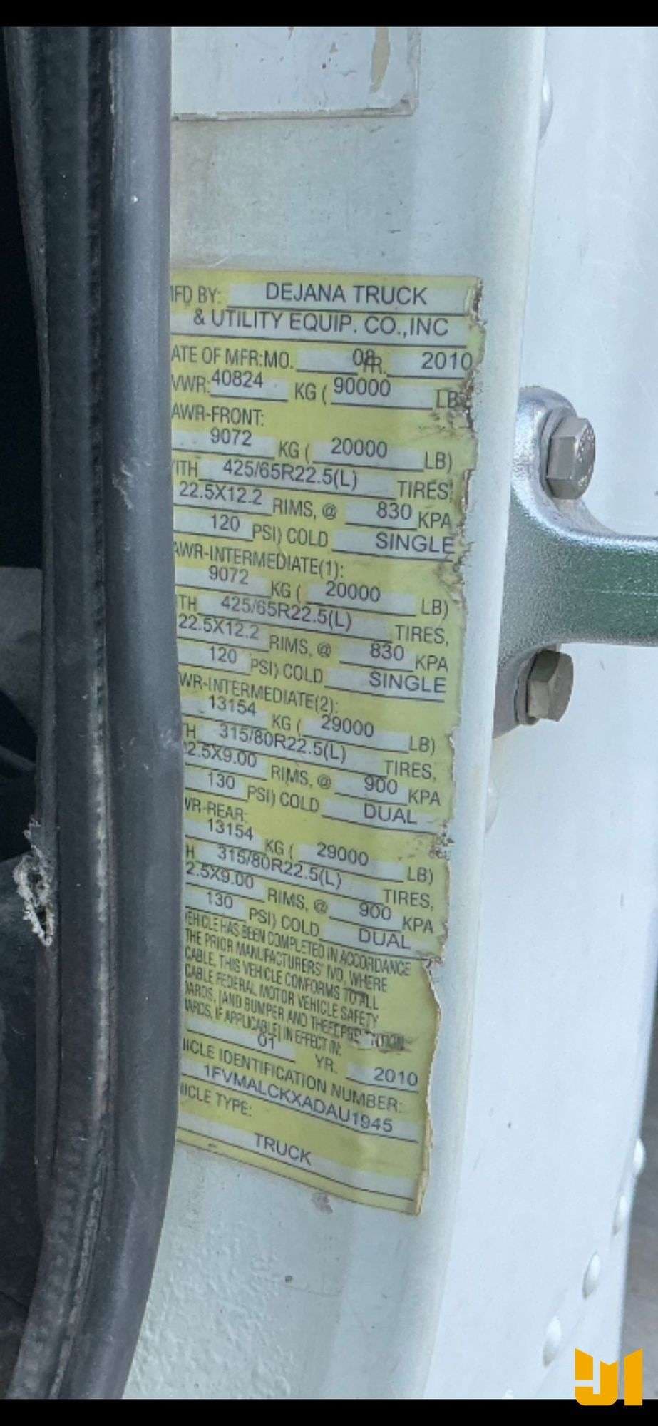 Image of Freightliner FLD120 Image 1