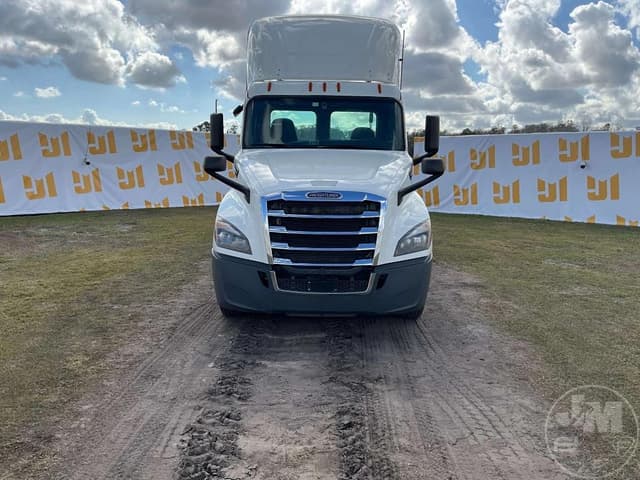 Image of Freightliner Cascadia equipment image 1