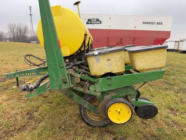 Image of John Deere 7000 equipment image 2