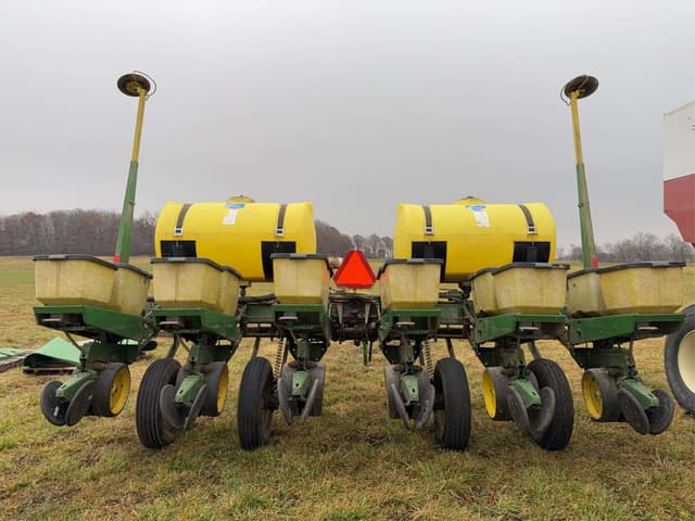Image of John Deere 7000 equipment image 3