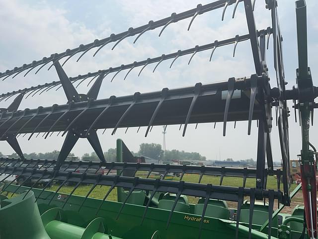 Image of John Deere 630F equipment image 4