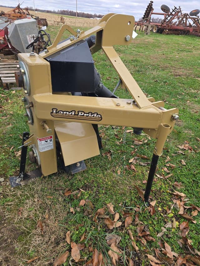 Image of Land Pride DT35 equipment image 3