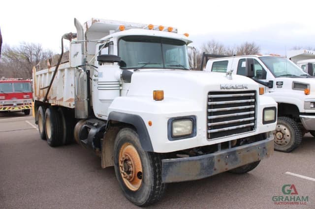 Image of Mack RD688S equipment image 1