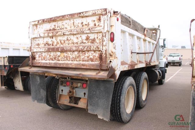 Image of Mack RD688S equipment image 2