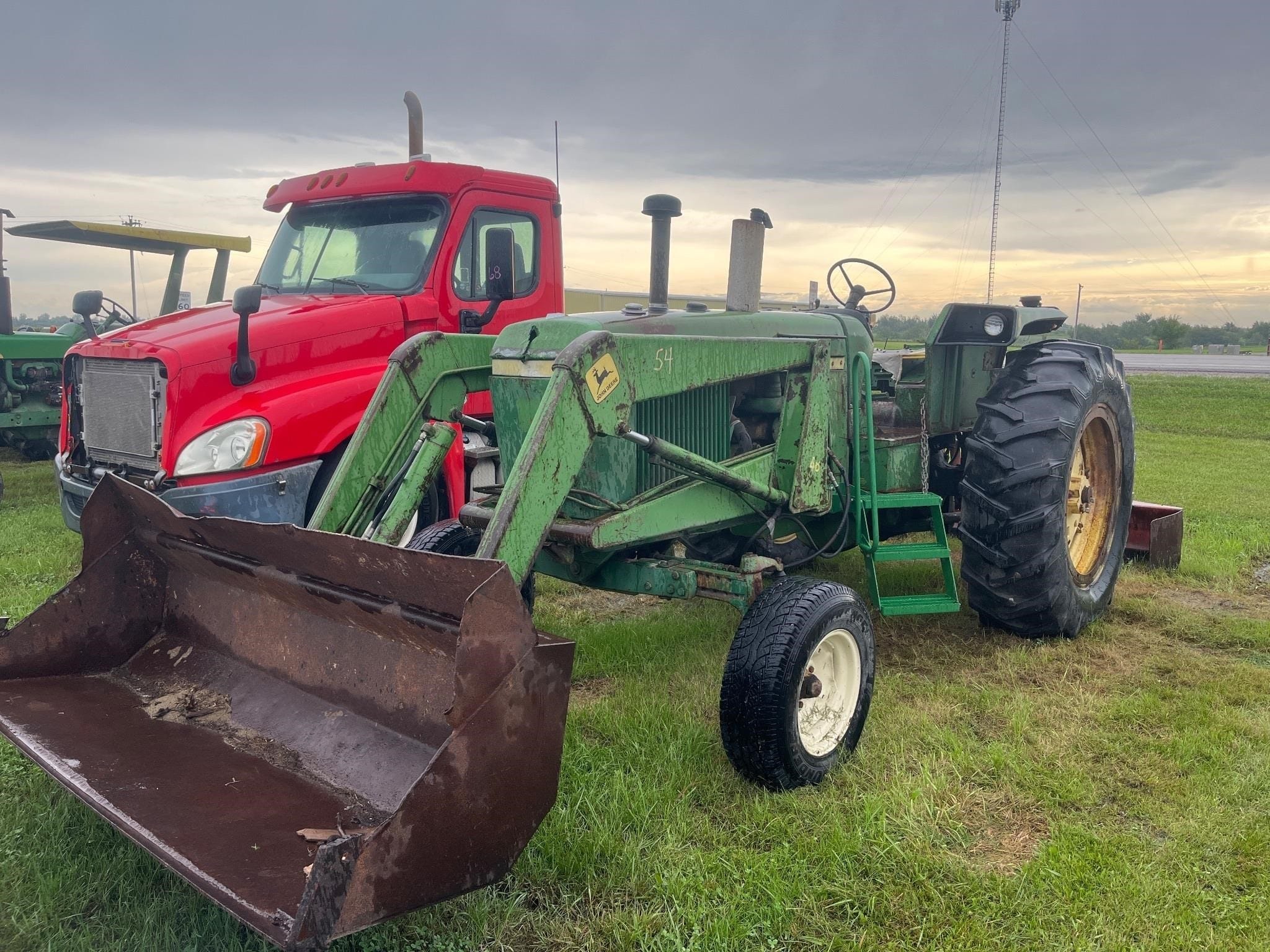 John Deere 4230 Equipment Image0