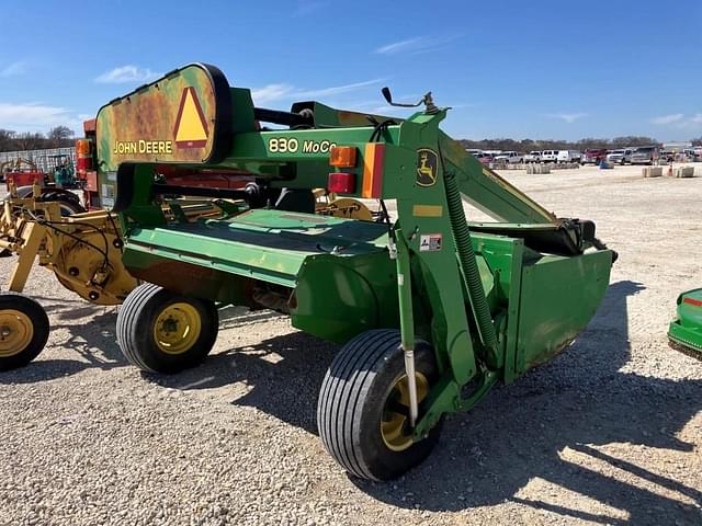 Image of John Deere 830 equipment image 3