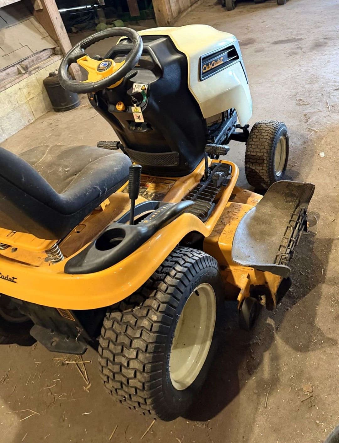 Image of Cub Cadet LGTX1050 Image 1