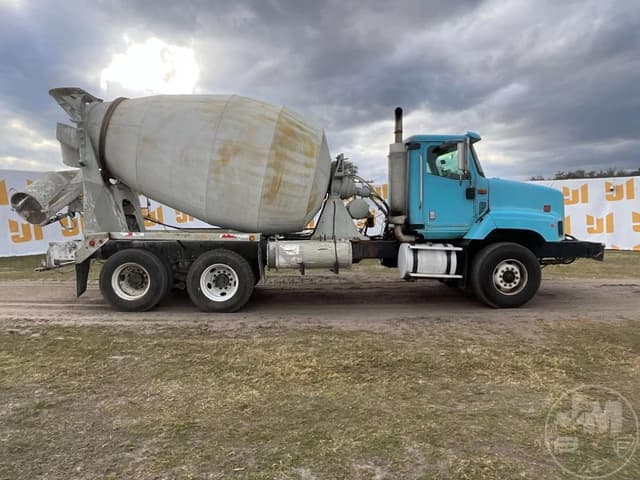 Image of International 5600I equipment image 3