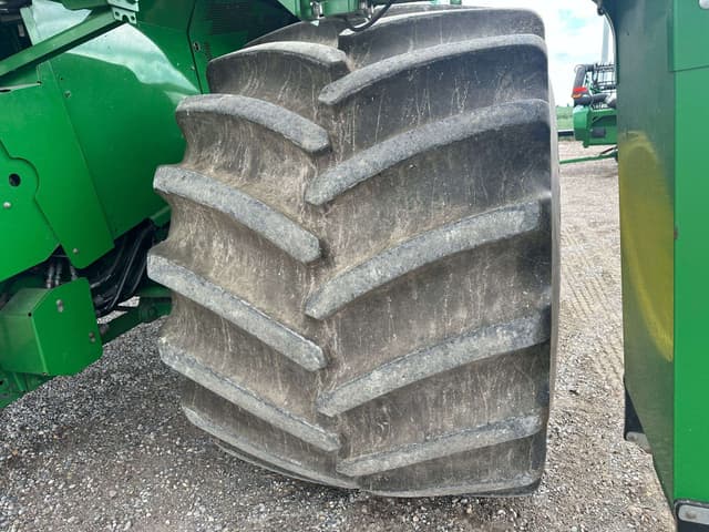 Image of John Deere S690 equipment image 4