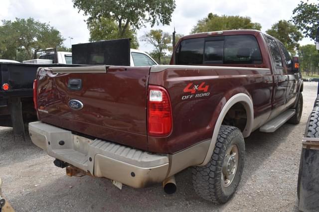 Image of Ford F-350 equipment image 3