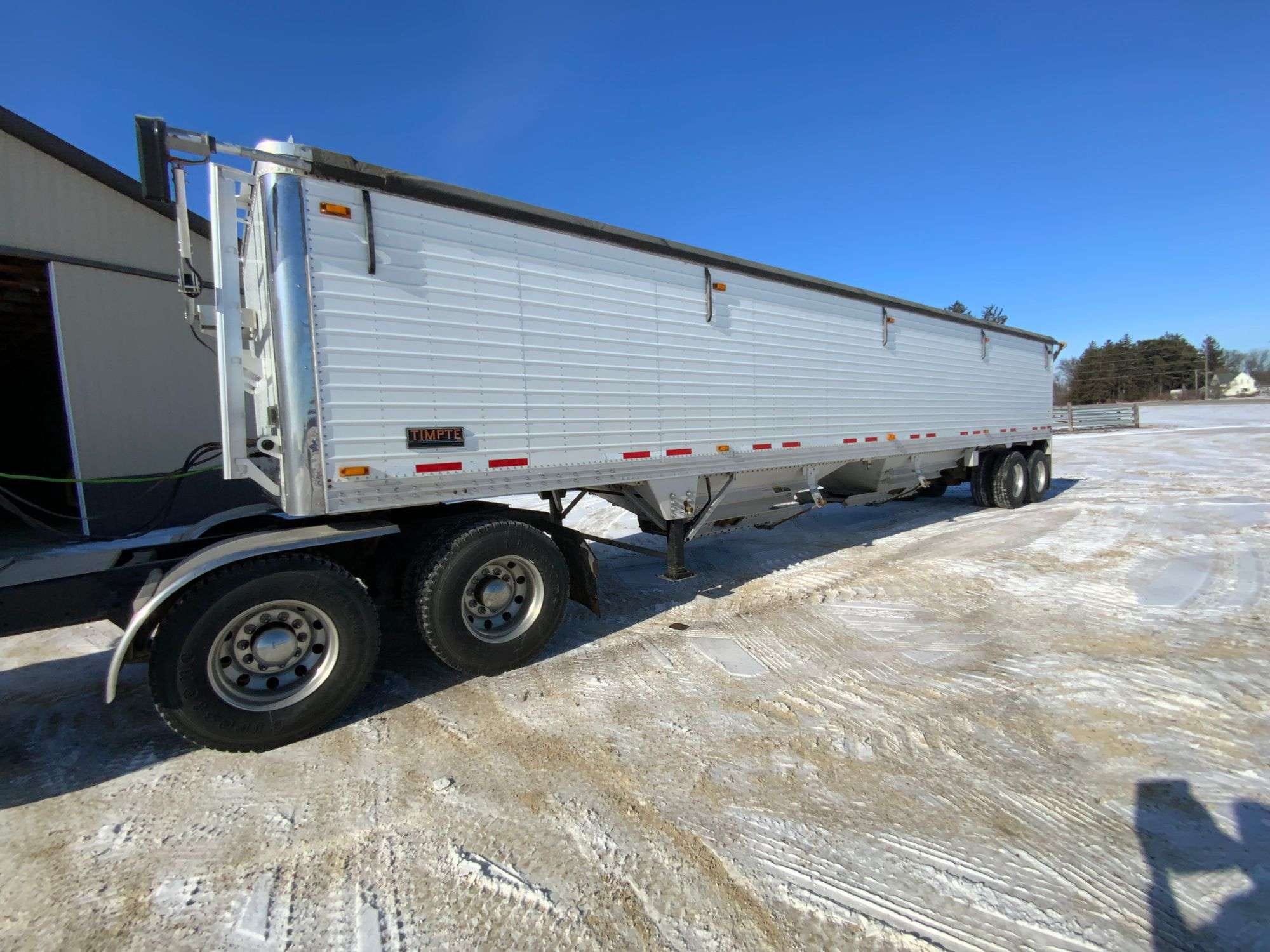 2015 Timpte Grain Trailer Equipment Image0