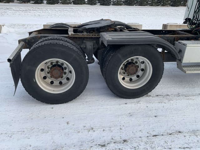 Image of Freightliner CL120 equipment image 2