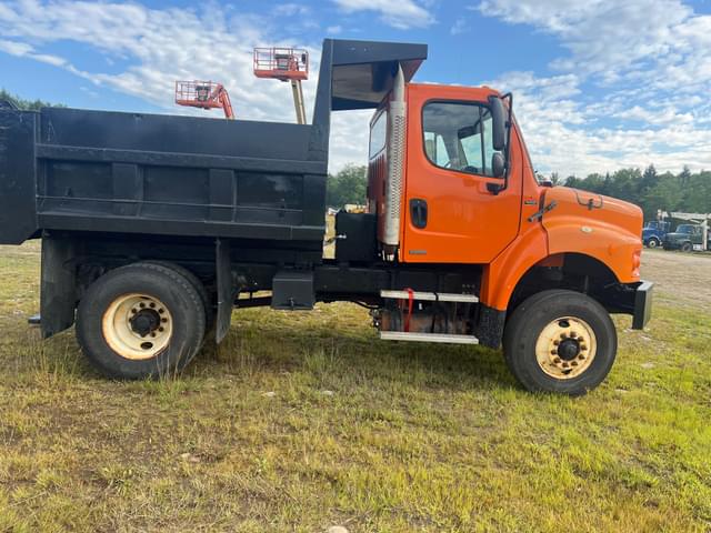 Image of Freightliner Business Class M2 equipment image 3