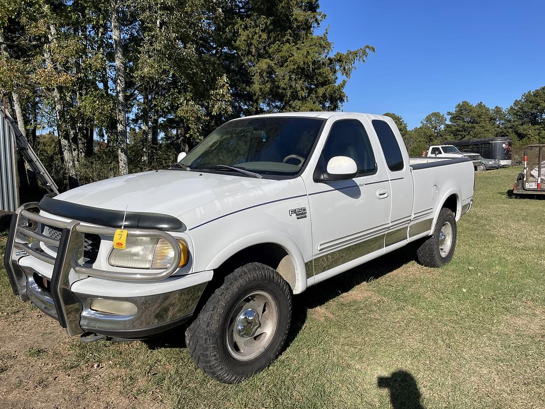 Image of Ford F-150 Primary image