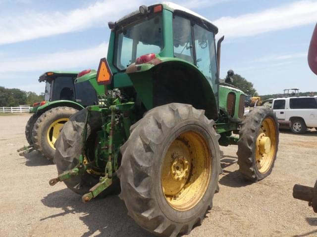 Image of John Deere 7420 equipment image 2
