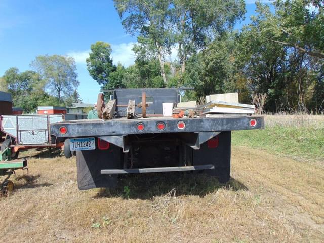 Image of International S1700 equipment image 3