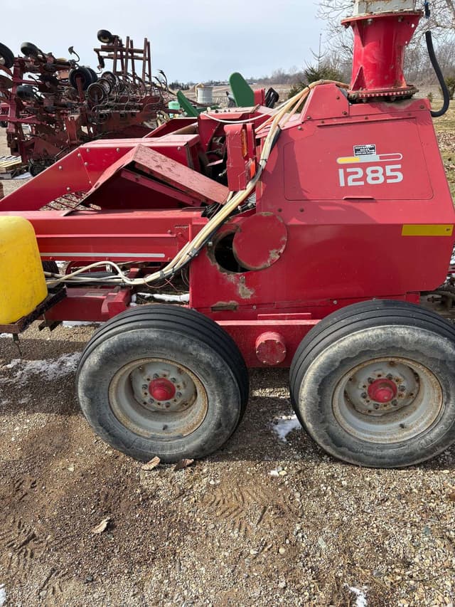 Image of Gehl 1285 equipment image 2