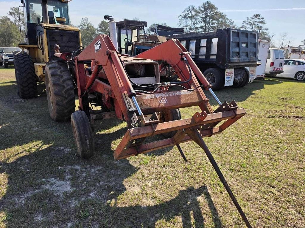 Massey Ferguson 275 Equipment Image0