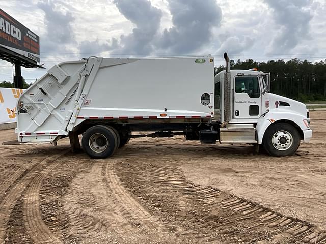 Image of Kenworth T3 equipment image 3