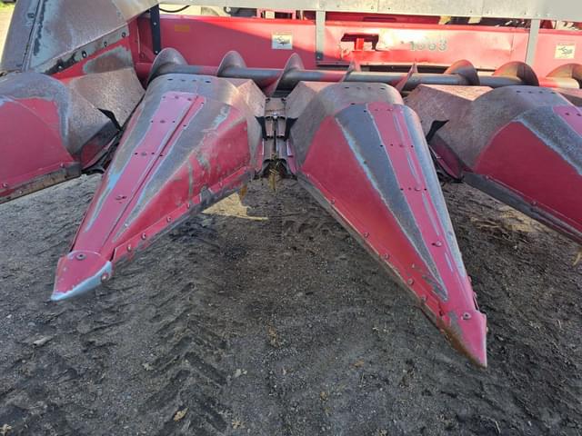 Image of Case IH 1063 equipment image 3