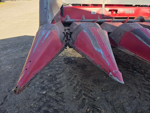 Image of Case IH 1063 equipment image 2