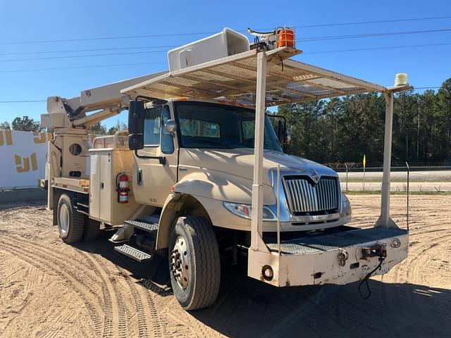 Image of International 4400 equipment image 2