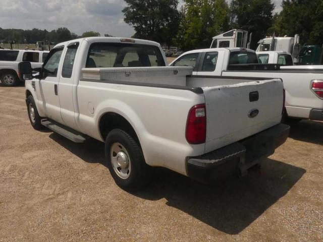 Image of Ford F-250 equipment image 3