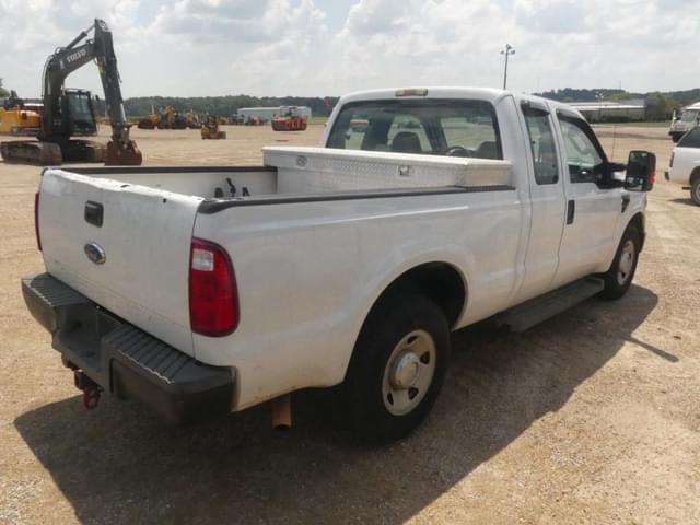 Image of Ford F-250 equipment image 2