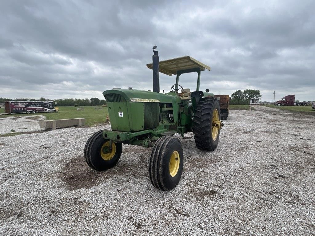 John Deere 4320 Equipment Image0