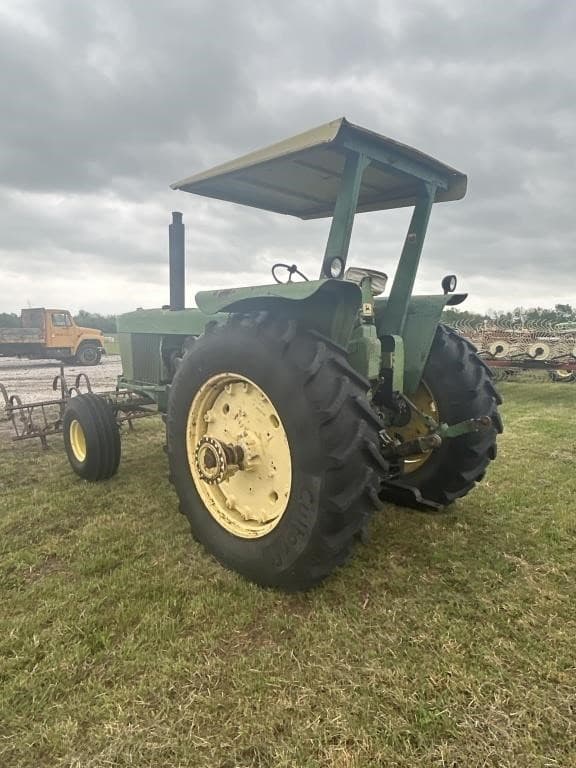 Image of John Deere 4320 equipment image 2